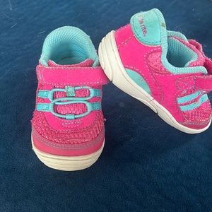 Stride rite sneakers for toddler size 5